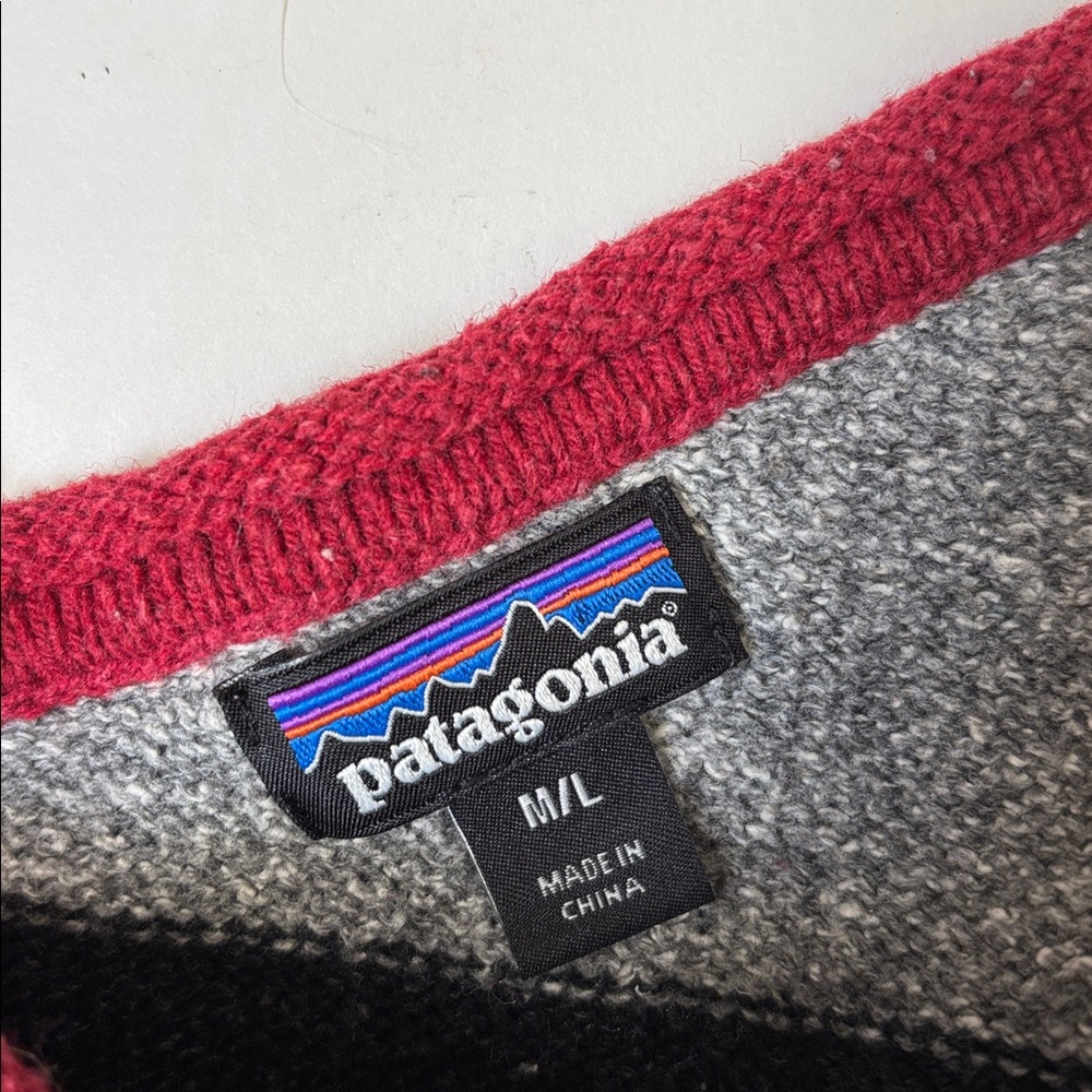 Patagonia Knit Sweater Poncho Cotton Blend  Black Gray Red Striped Women’s M / L - Picture 3 of 11
